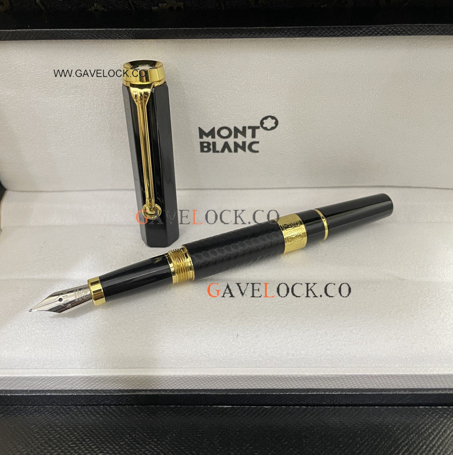AAA Replica Montblanc Shakespeare Fountain Gold Cilp